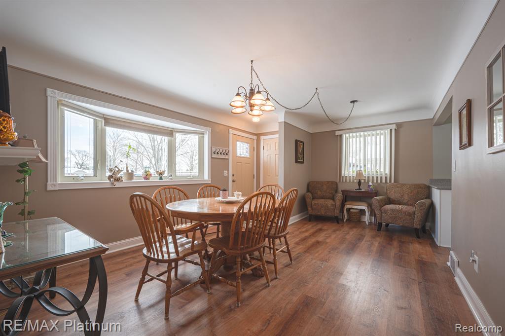 710 MANORDALE Court, Milford, MI 48381 — Photo 10