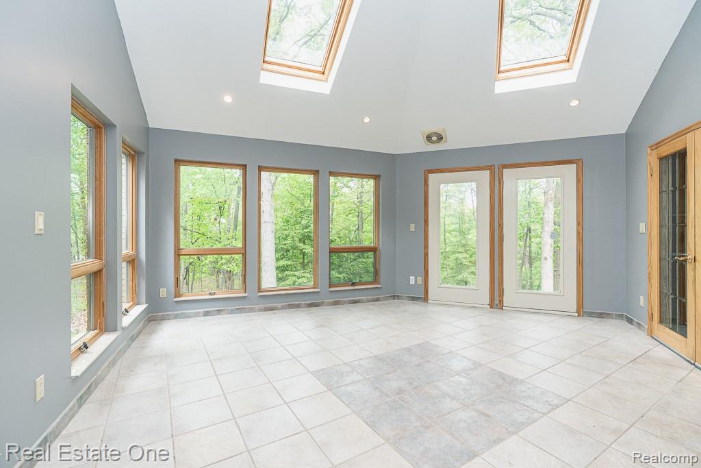 2670 Spring Grove Drive, Brighton, MI 48114 — Photo 20