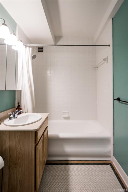 15 E Kirby, Detroit, MI 48202 — Photo 12