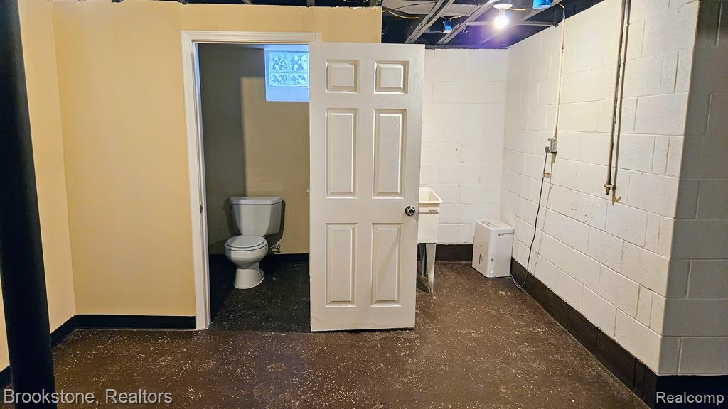 5790 LAKEPOINTE Street, Detroit, MI 48224 — Photo 29
