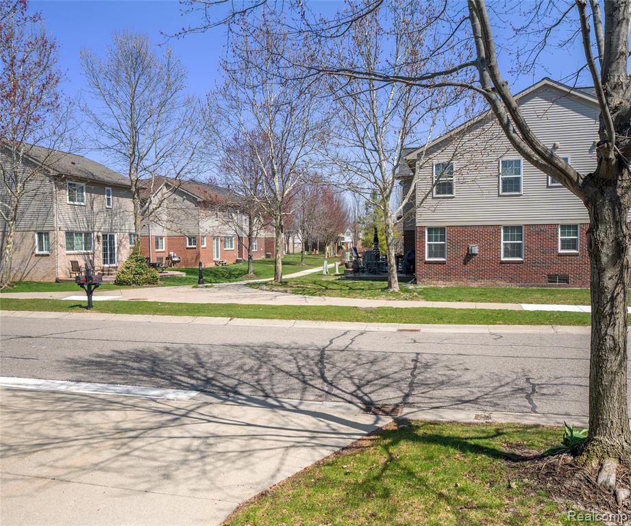 4090 Brighton Lane, 91, Canton, MI 48188 — Photo 5