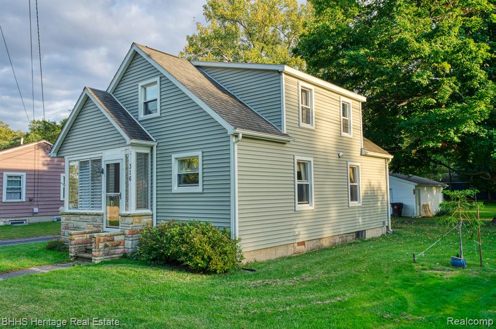 316 E WALNUT Street, Webberville, MI 48892 — Photo 21