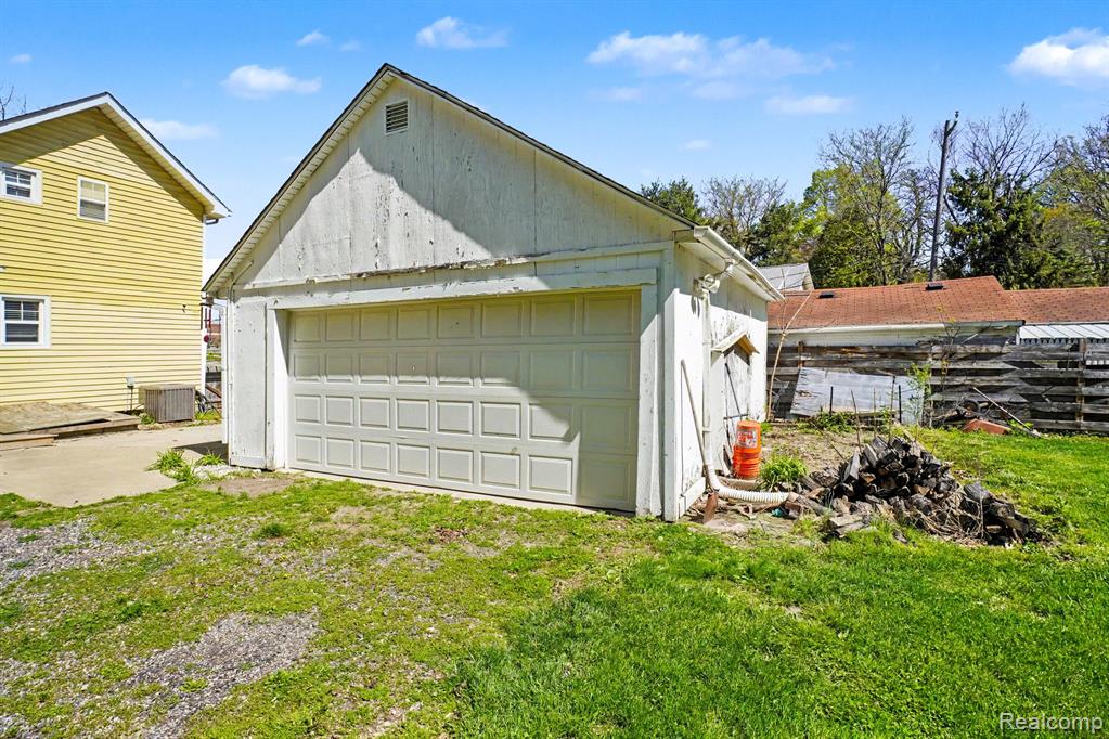 409 Fleming Street, Howell, MI 48843 — Photo 28
