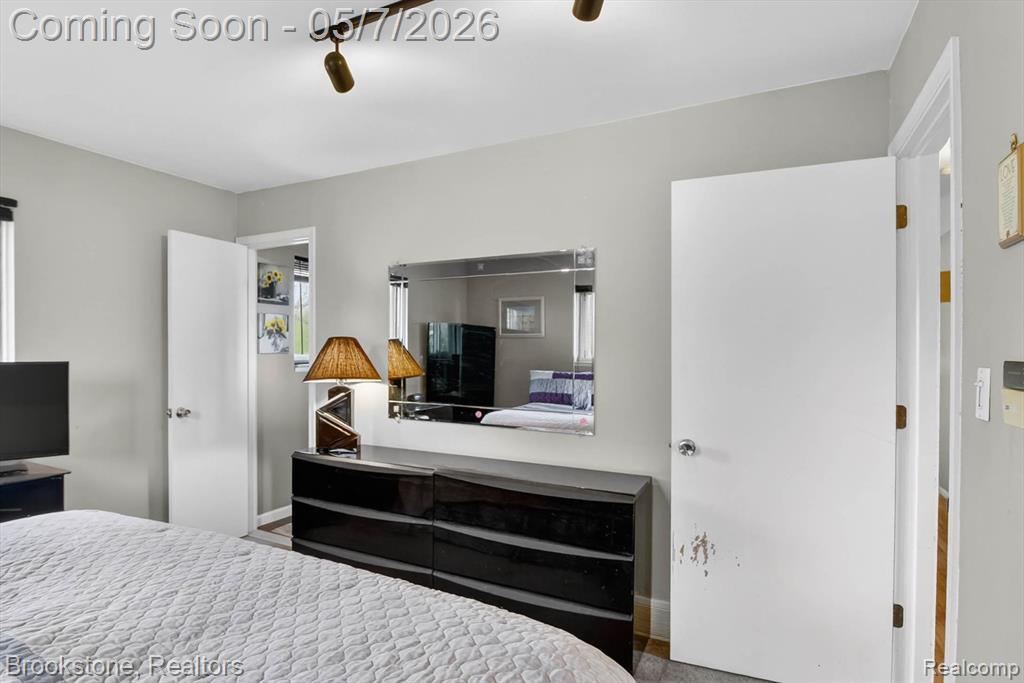 2732 Lacota Road, Waterford, MI 48328 — Photo 19