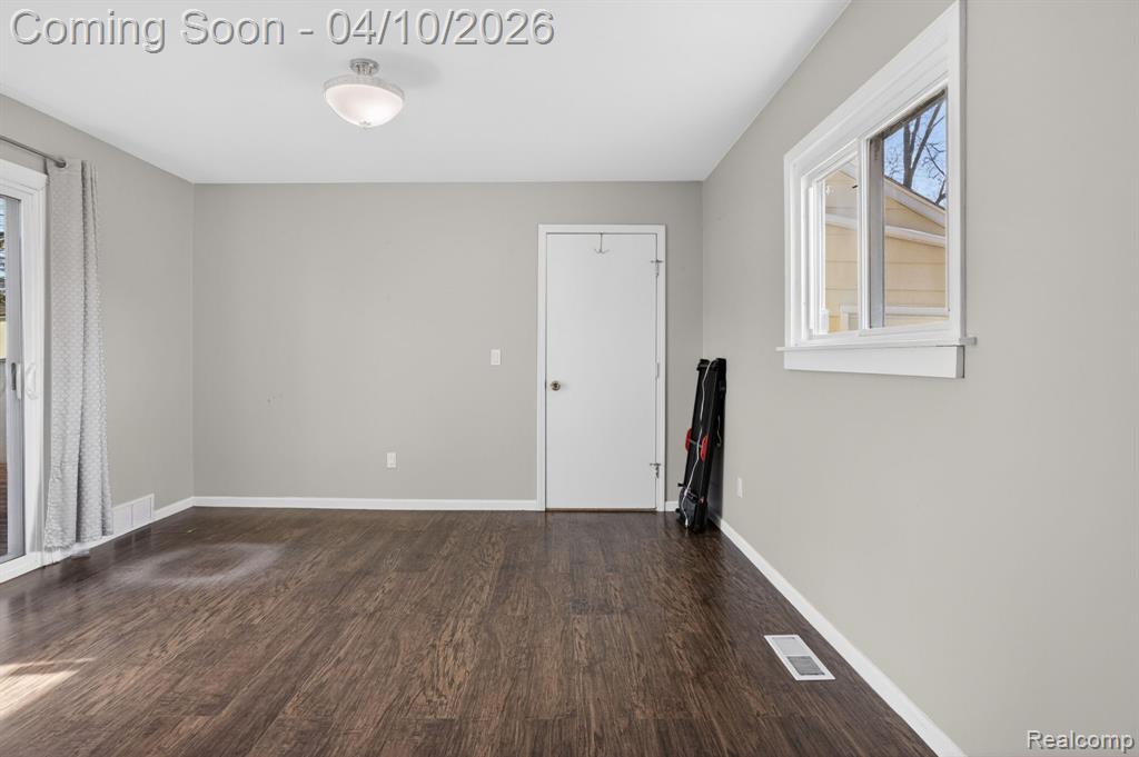 27352 Townley Street, Madison Heights, MI 48071 — Photo 28