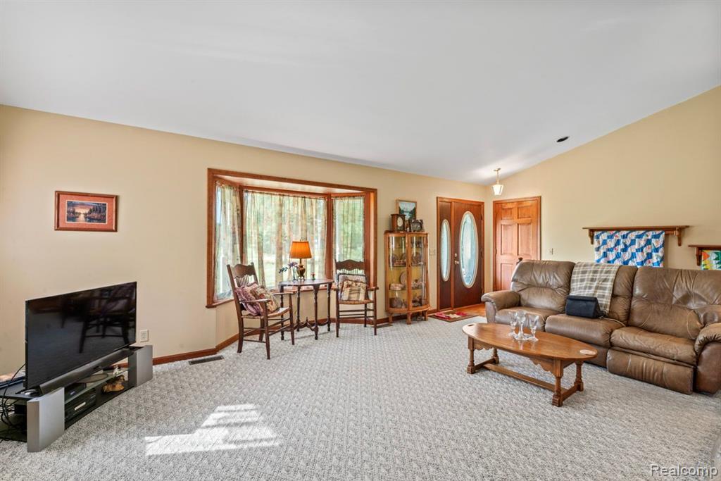 761 MELLISH Drive, Lapeer, MI 48446 — Photo 10