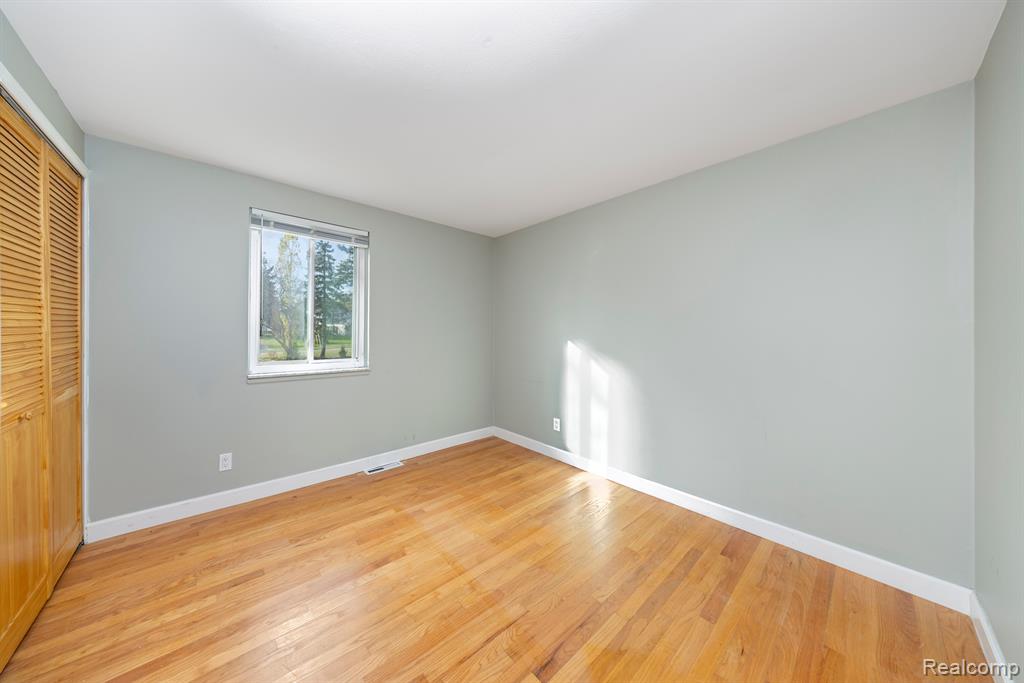 5731 FARMINGTON Road, West Bloomfield, MI — Photo 6