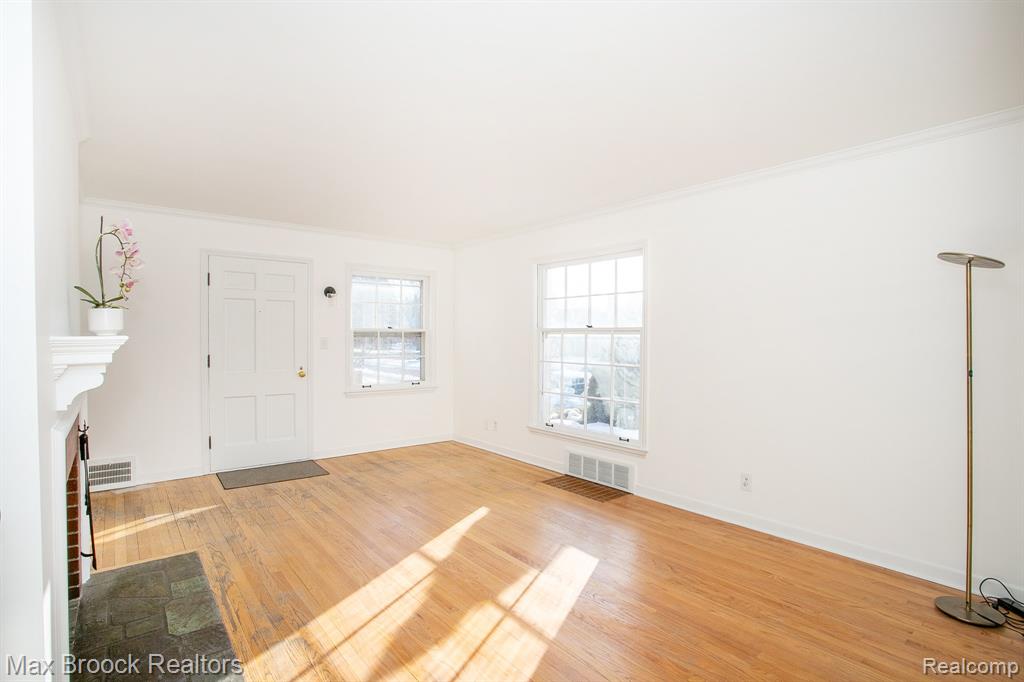 10034 Lasalle Boulevard, Huntington Woods, MI — Photo 9