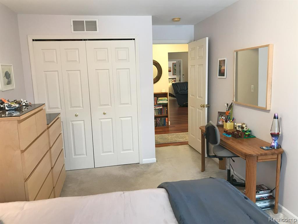 756 FIELDSTONE Circle W, Chelsea, MI 48118 — Photo 23