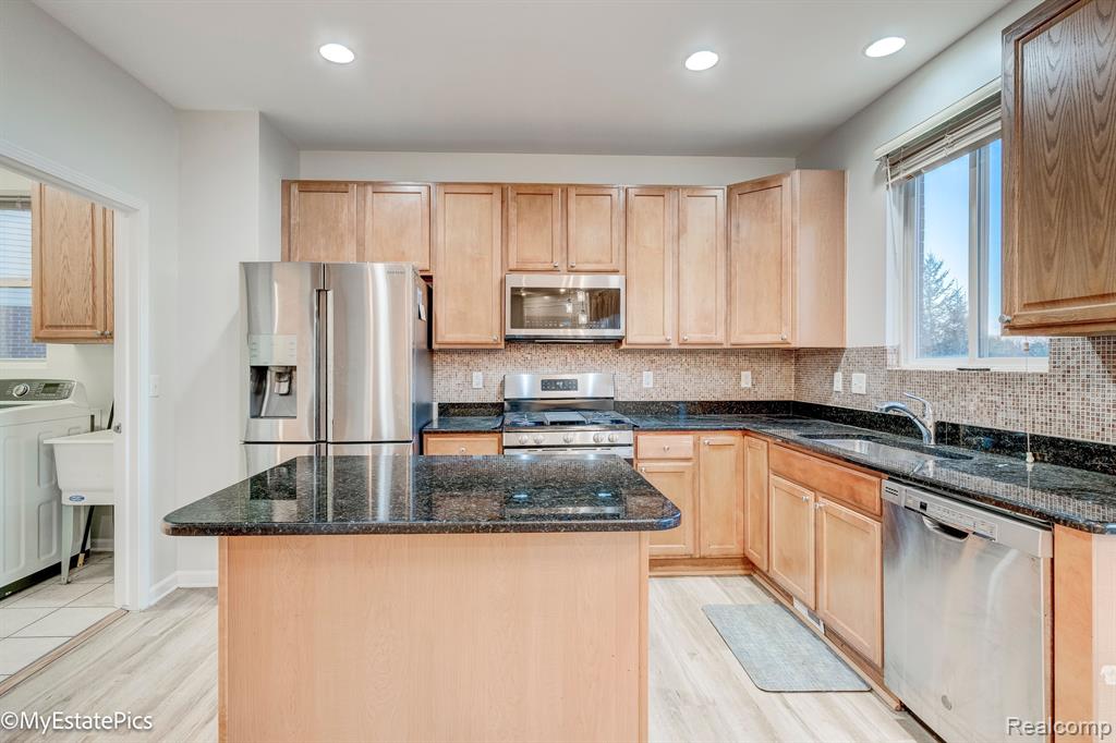 45101 BARTLETT Drive, Novi, MI — Photo 15