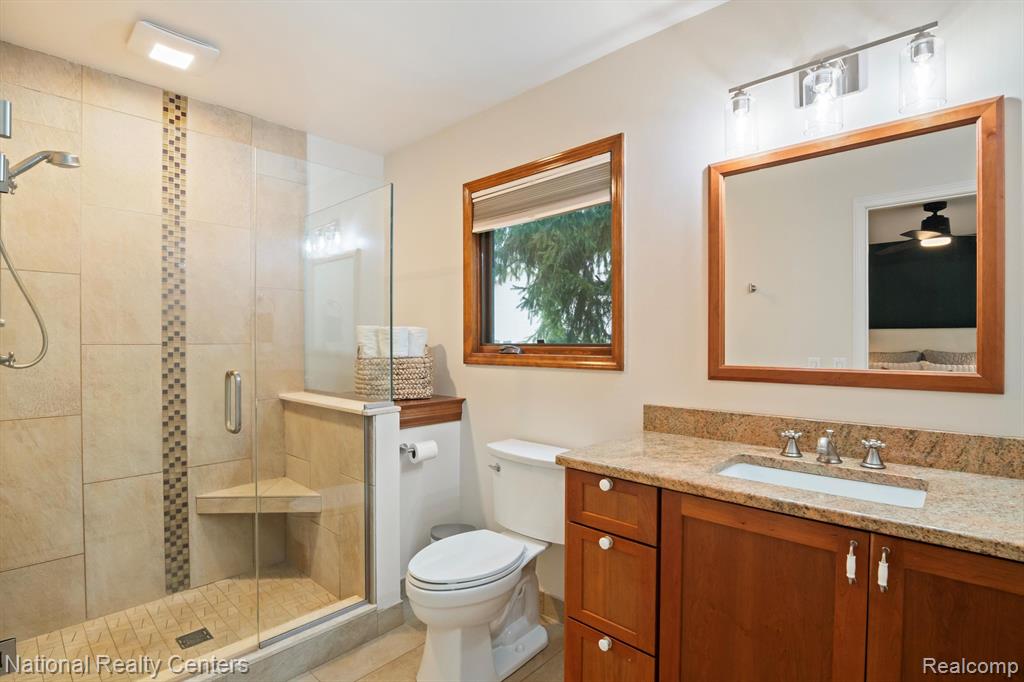 4049 PINESTEAD Drive, Commerce Twp, MI 48390 — Photo 22