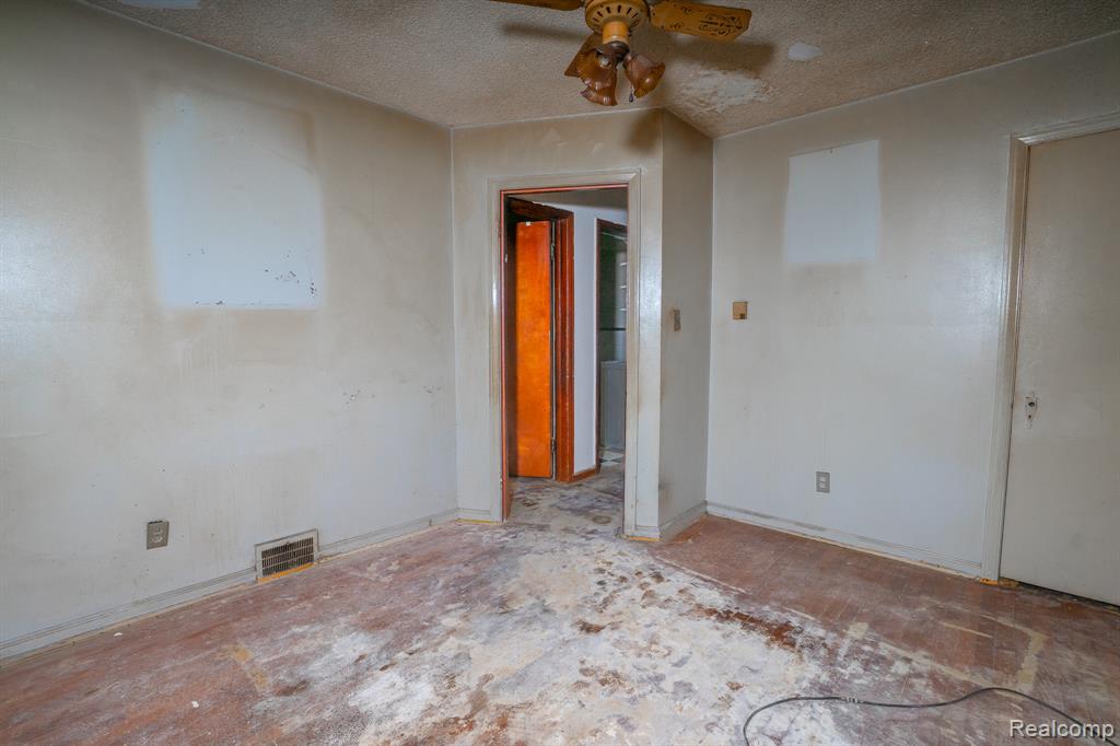19126 STOTTER Street, Detroit, MI 48234 — Photo 23
