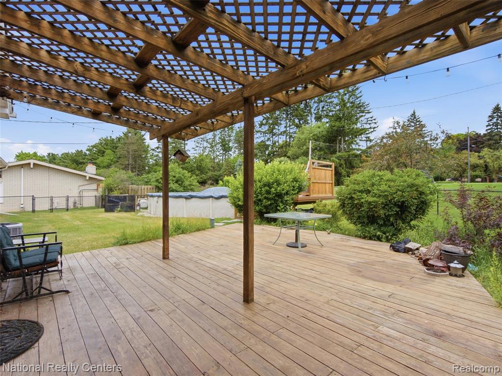 6858 Wellesley Terrace, Clarkston, MI — Photo 42