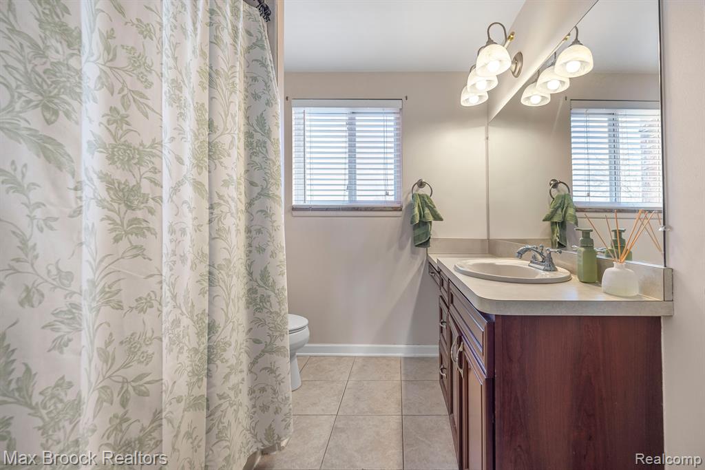 4822 MANSFIELD Avenue, Royal Oak, MI 48073 — Photo 20