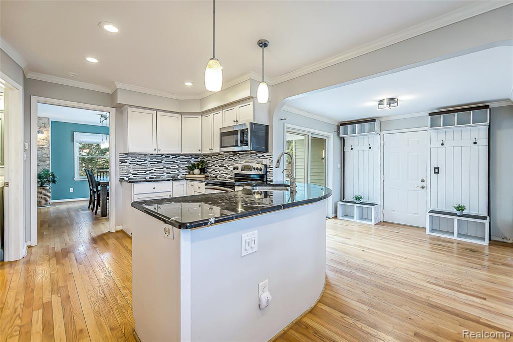 11834 Eriksen Drive, Pinckney, MI 48169 — Photo 11