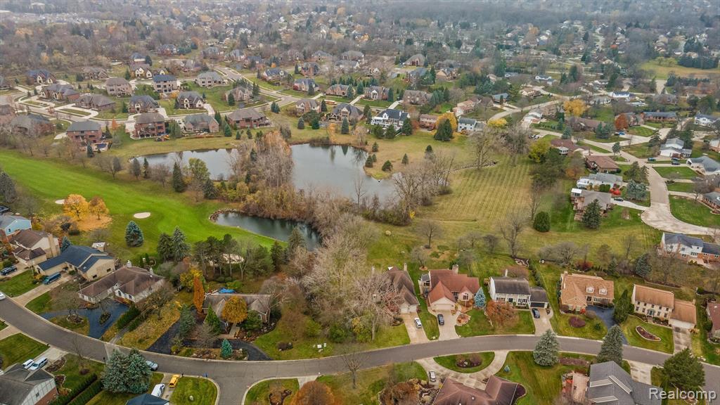 682 Heritage Lane S, Rochester Hills, MI 48309 — Photo 48