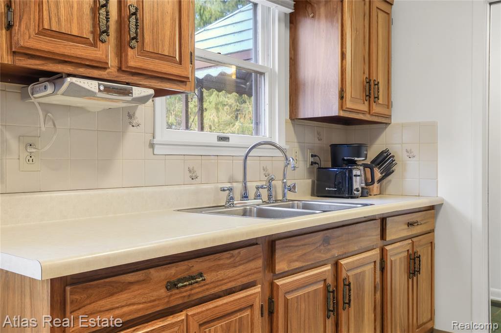 4386 Bennett Drive, Burton, MI 48519 — Photo 19
