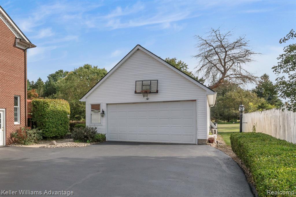 4710 Botany Glen, Commerce Twp, MI 48382 — Photo 46