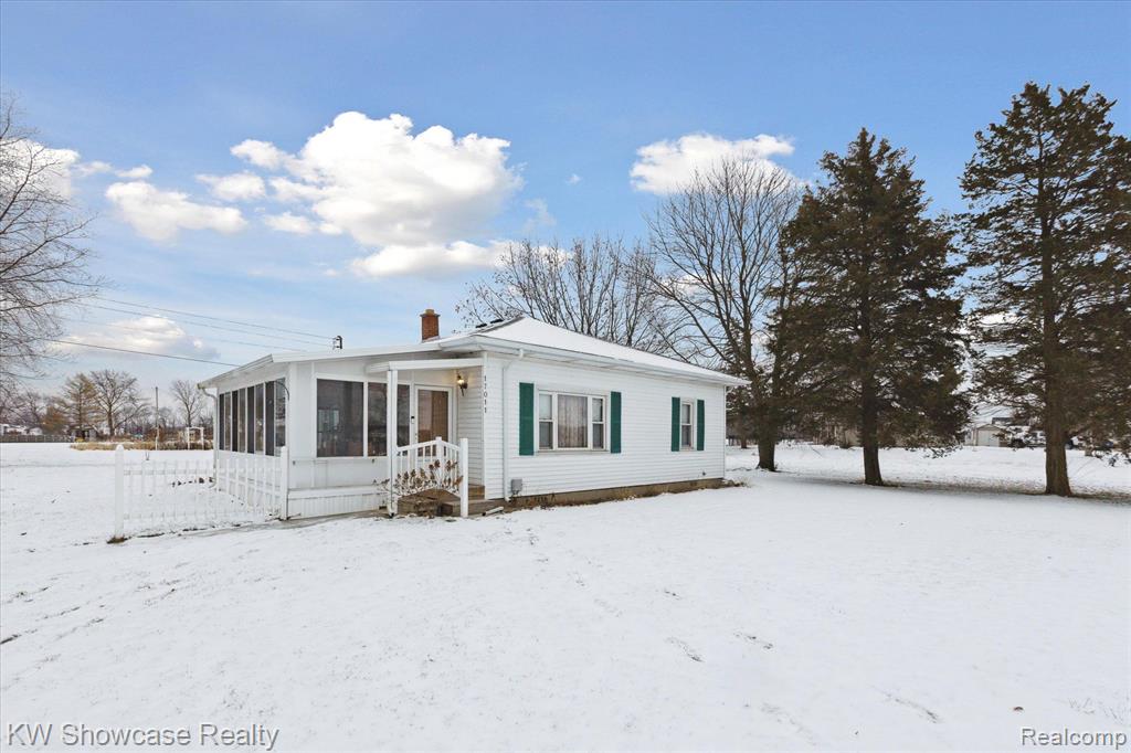 17011 LINCOLN Road, New Lothrop, MI 48460 — Photo 24