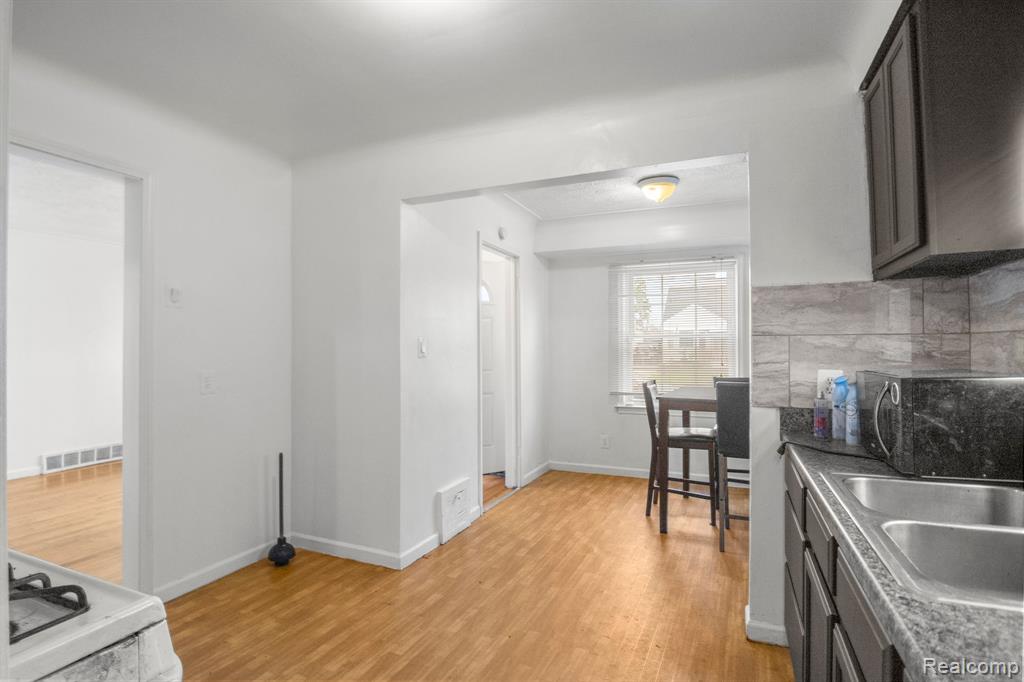 6223 FAUST Avenue, Detroit, MI 48228 — Photo 27