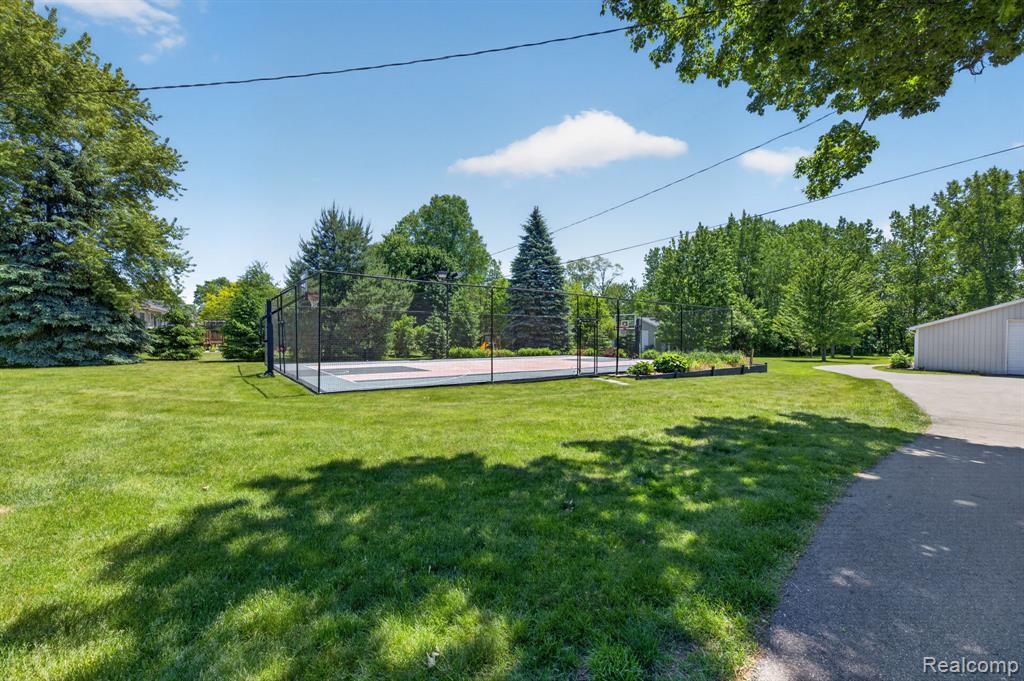 9353 Hill Road, Swartz Creek, MI 48473 — Photo 11