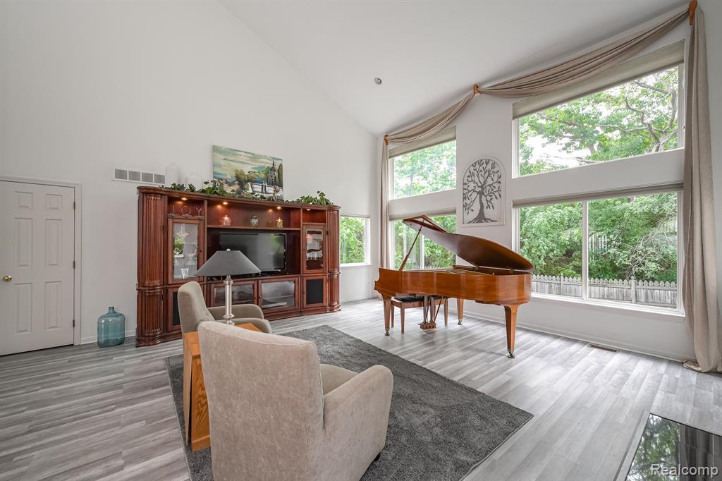 5842 GLEN CREEK Court, Ann Arbor, MI 48108 — Photo 4
