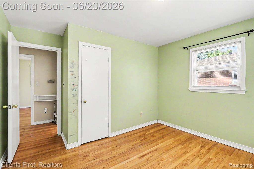 8260 Arnold Street, Dearborn Heights, MI 48127 — Photo 17