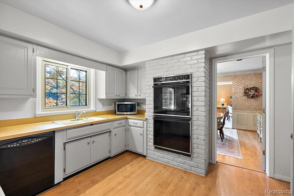 4363 SUNNINGDALE Drive, Bloomfield Hills, MI 48302 — Photo 34