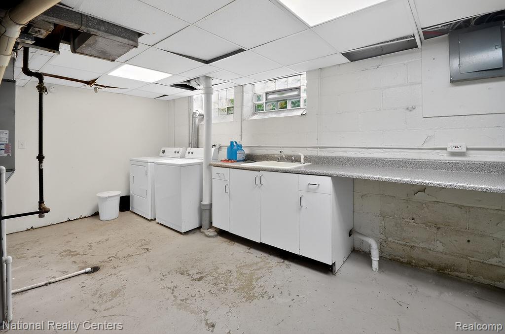 15105 Maplewood Avenue, Eastpointe, MI 48021 — Photo 26