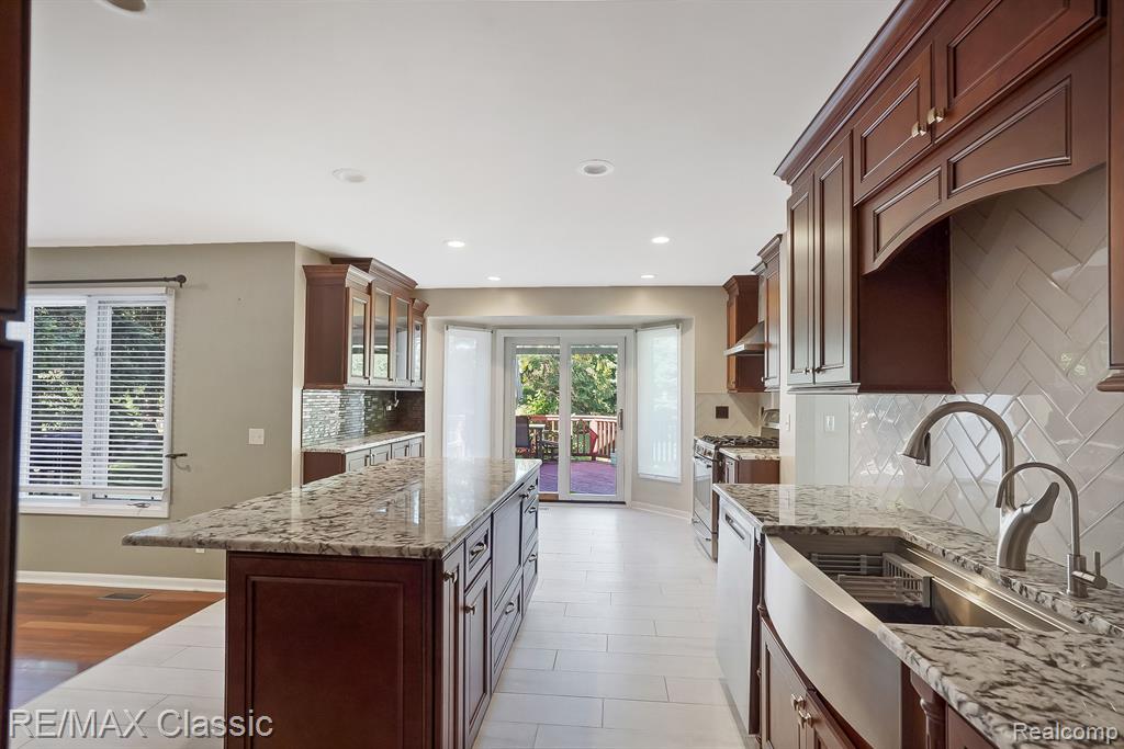 54446 ROYAL TROON Drive, South Lyon, MI 48178 — Photo 6