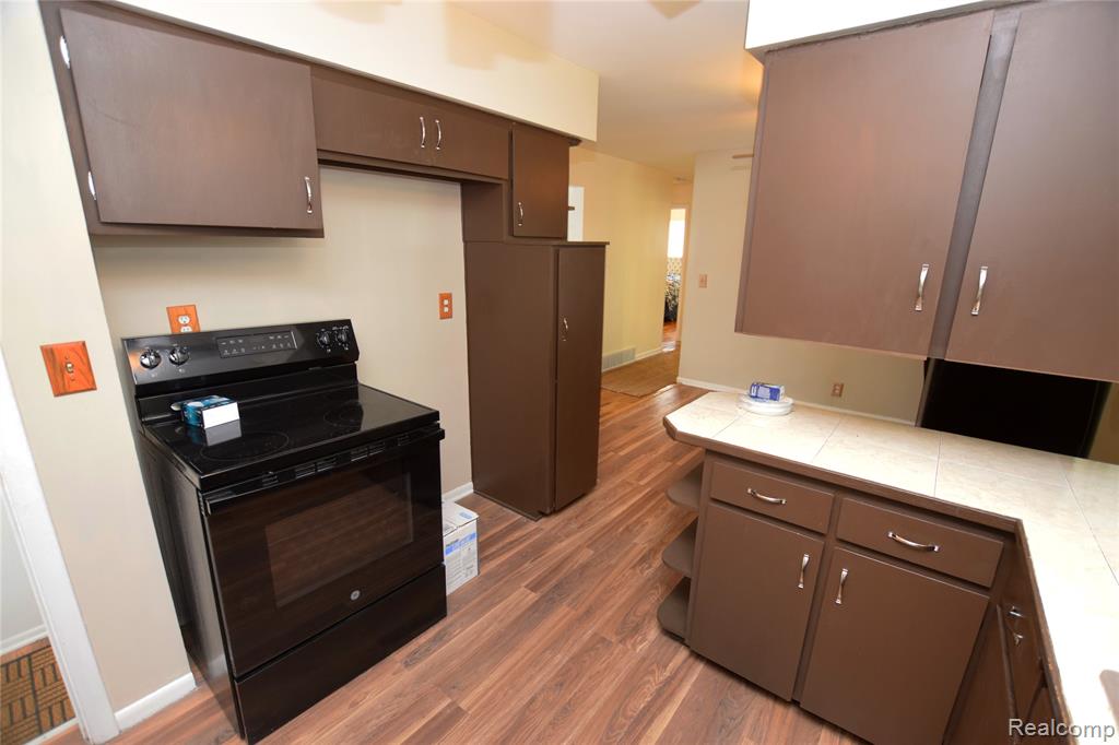 6022 Sally Court, Flint, MI 48505 — Photo 5