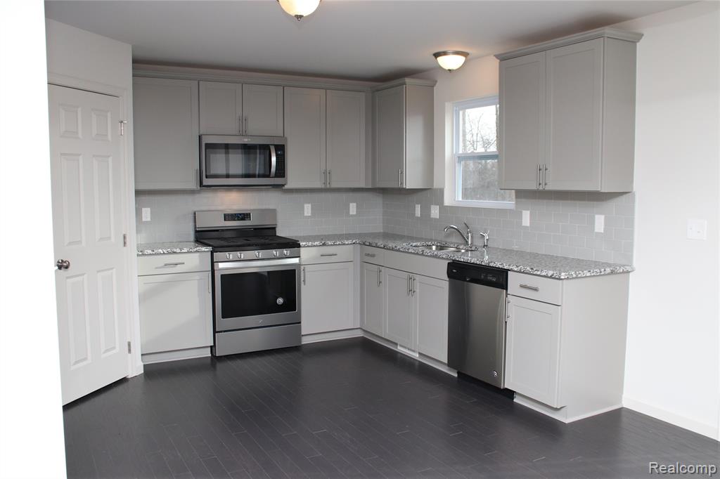 58278 PEMBROOKE Avenue, New Haven, MI 48048 — Photo 8