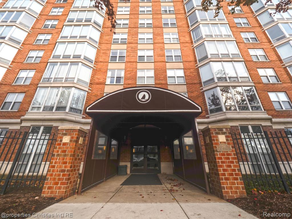 250 E Harbortown Drive, 805, Detroit, MI 48207 — Photo 3