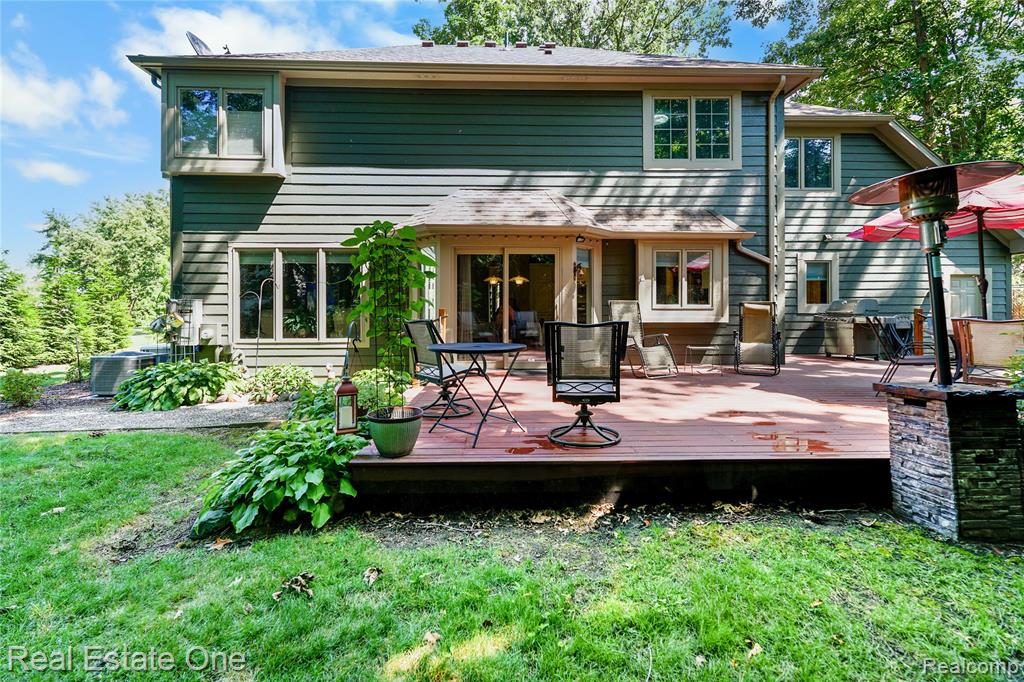 8745 Birchwood Drive, Berlin, MI 48166 — Photo 4