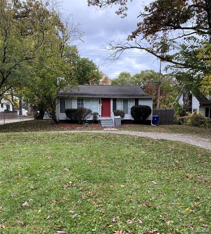 3994 Arcadia Park Drive, Waterford, MI 48328 — front exterior