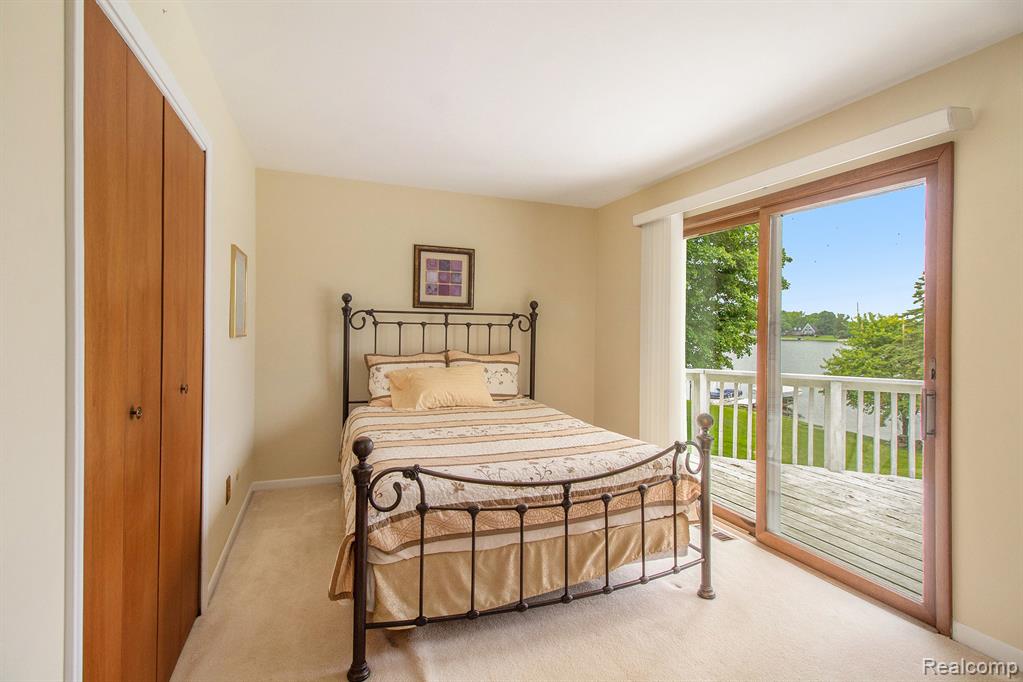 7038 Driftwood Drive, Fenton, MI 48430 — Photo 8