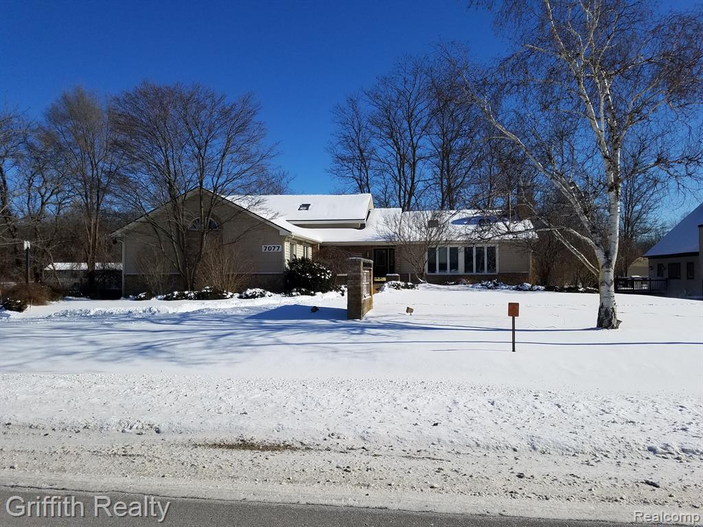 7077 FIELDCREST Drive - Photo 3