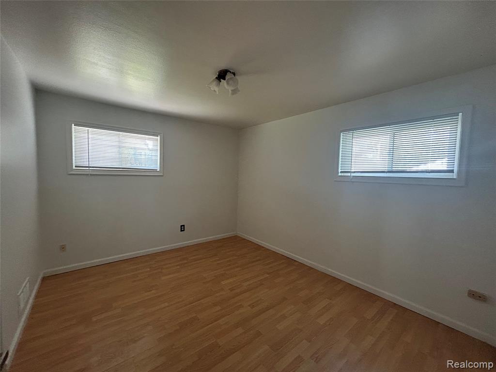 4987 Roosevelt Boulevard, Dearborn Heights, MI 48125 — Photo 10