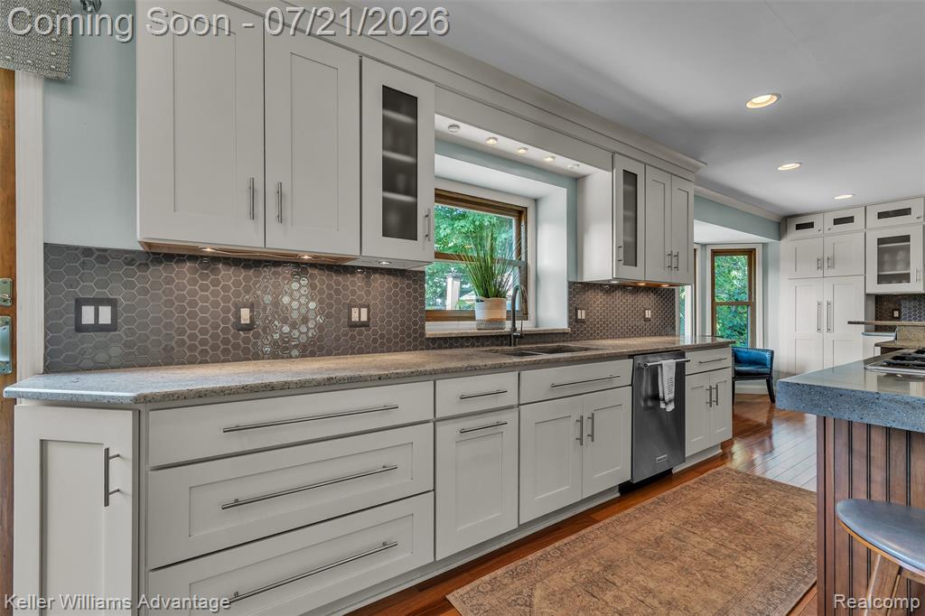 49276 Harvest Drive, Plymouth, MI 48170 — Photo 17