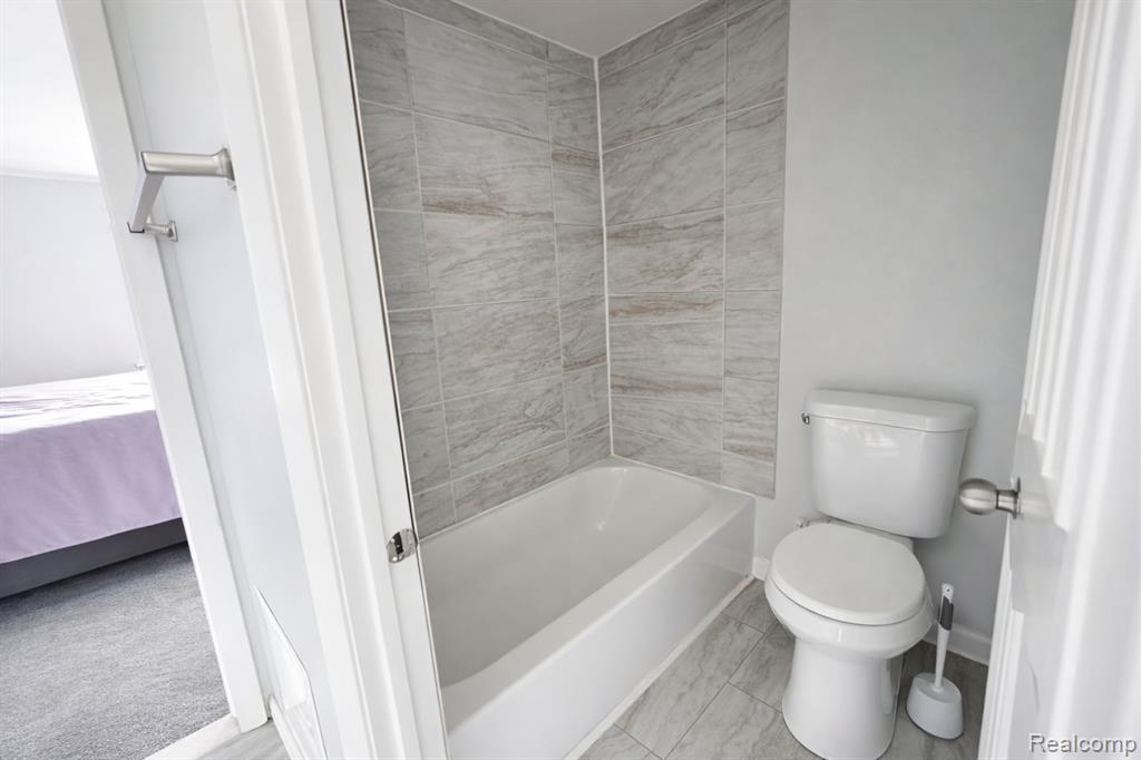 19585 Mariner Court, Northville, MI, 48167