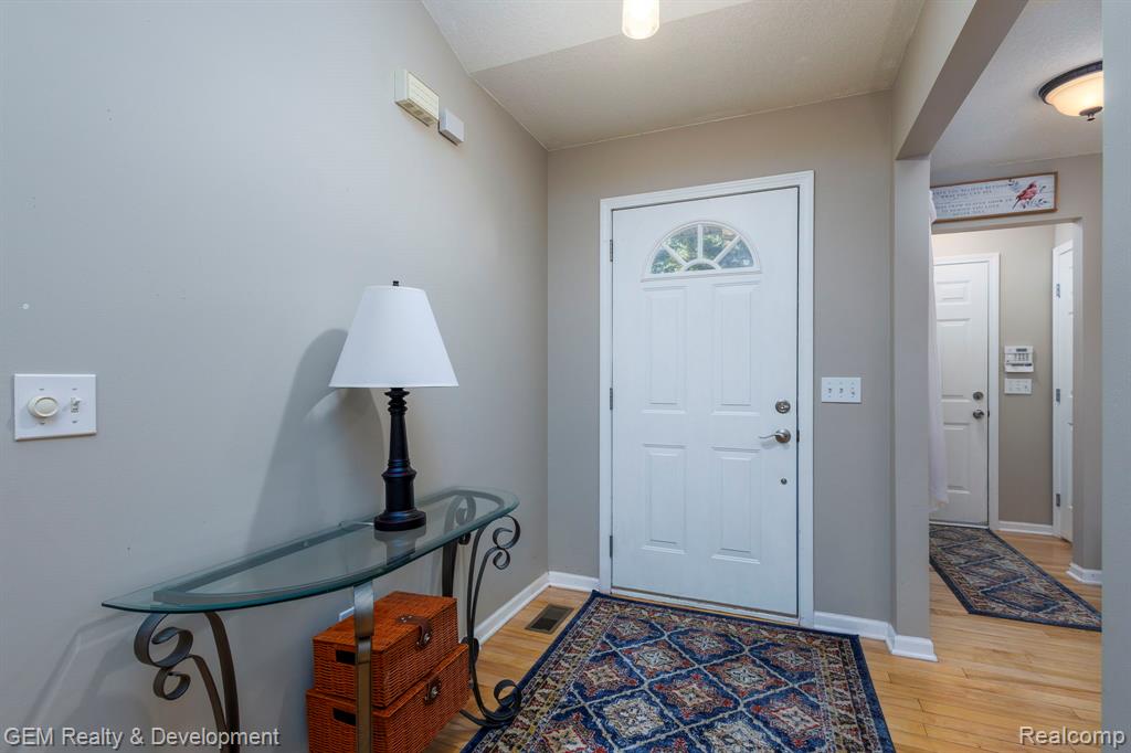 925 Sarah Road, Pinckney, MI 48169 — Photo 5
