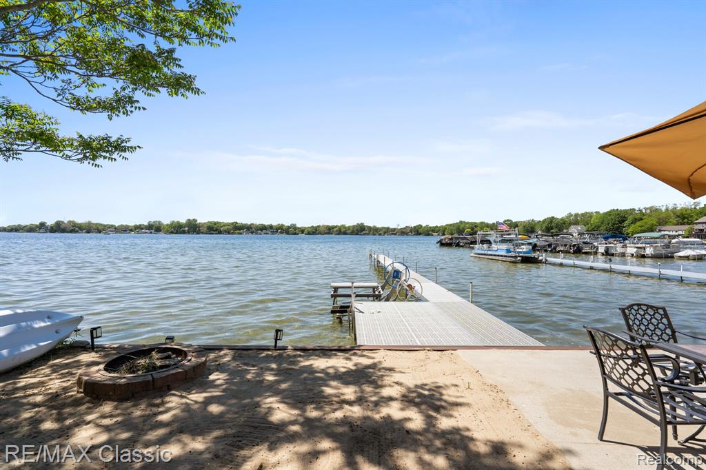 11478 E Shore Drive, Whitmore Lake, MI 48189 — Photo 3