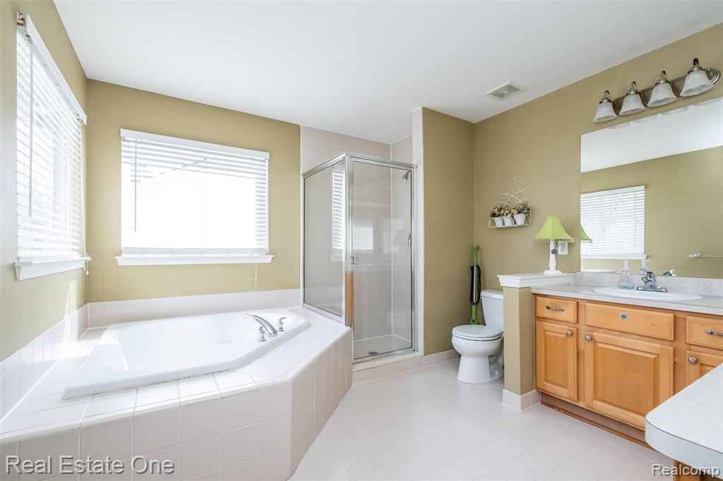 5716 Lancaster Lane, Commerce Twp, MI 48382 — Photo 40