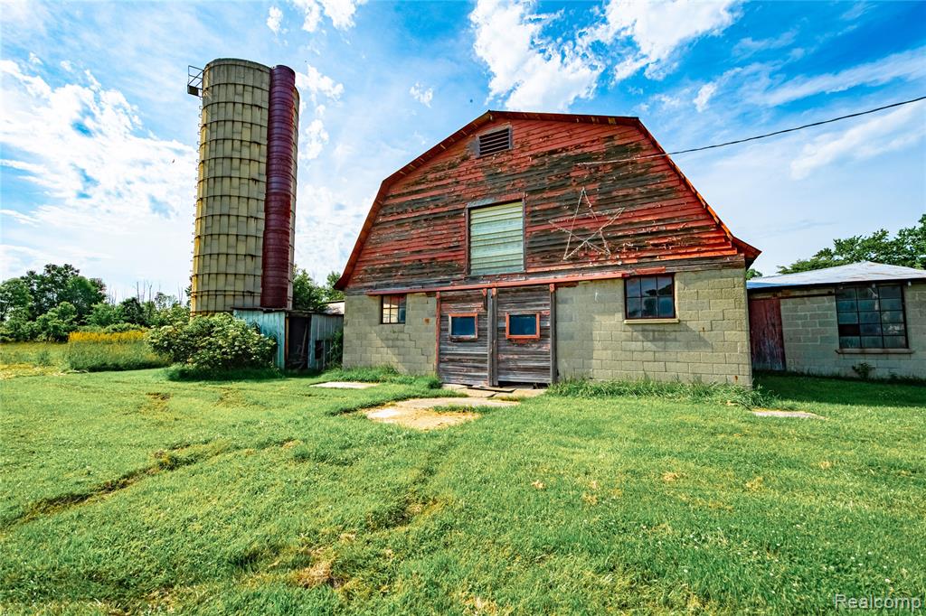 8384 Imlay City Road, Kenockee, MI 48006 — Photo 16