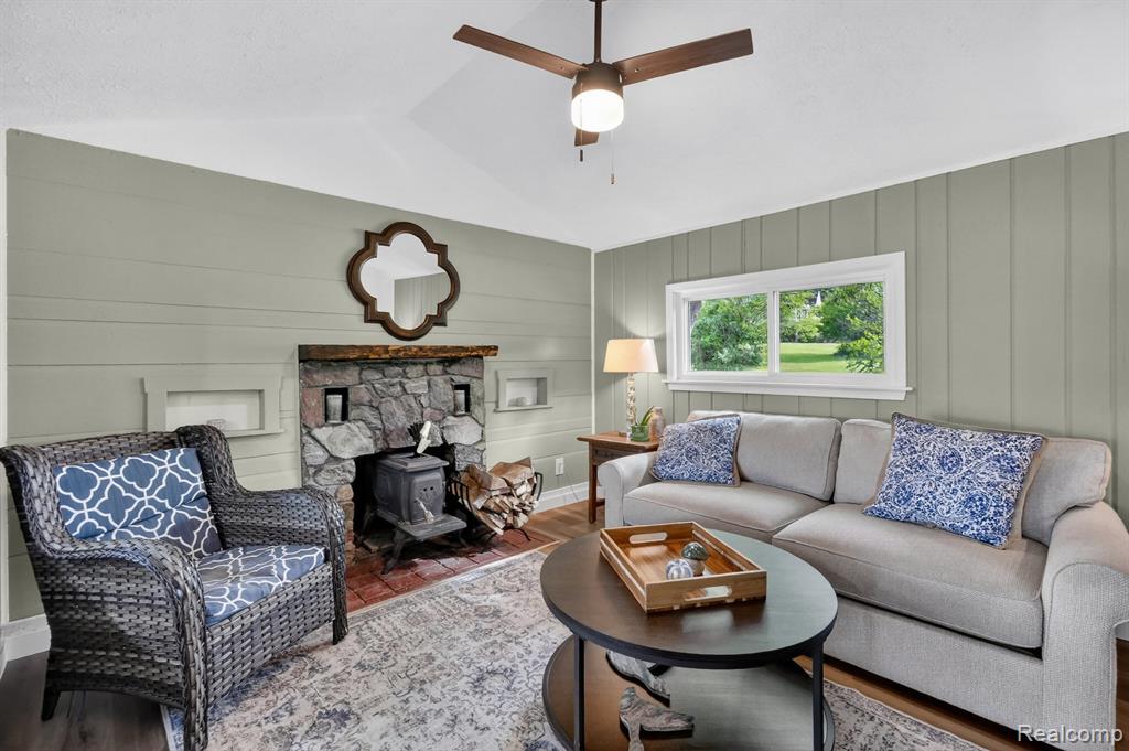 1717 Triangle Lake Road, Howell, MI 48843 — Photo 40