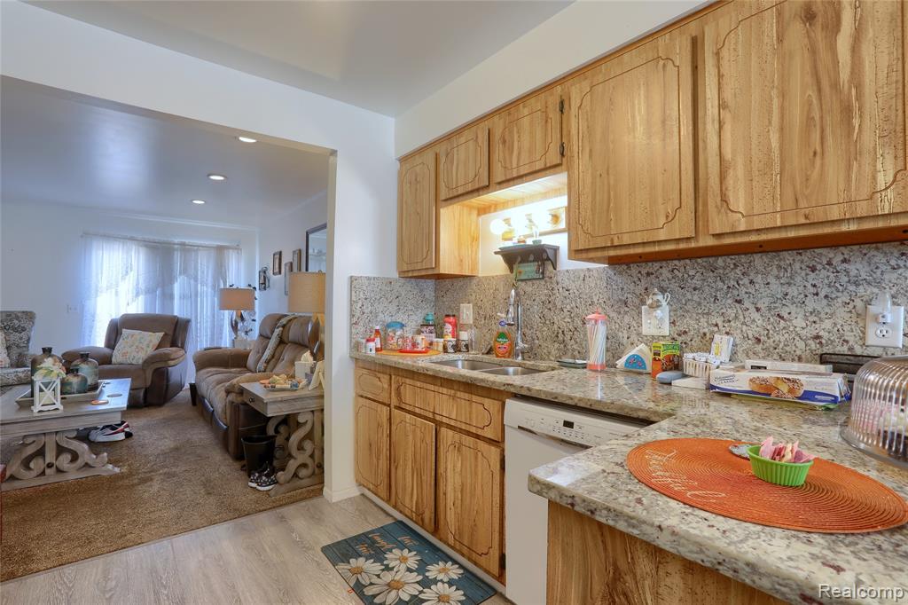 30784 Quinkert Street, Roseville, MI 48066 — Photo 12