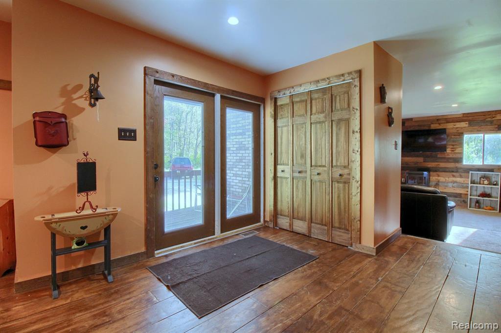 6570 HIVON Road, Carleton, MI 48117 — Photo 4