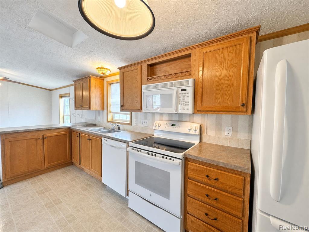 29258 Hidden River Drive, Gibraltar, MI — Photo 6
