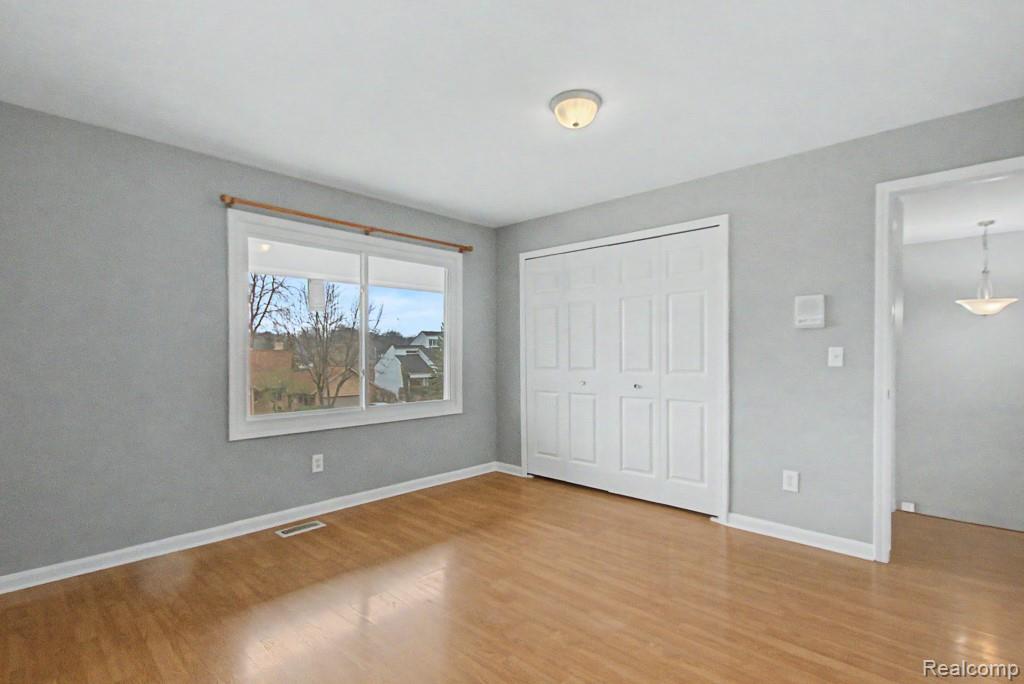 5394 Pond Bluff Drive, West Bloomfield, MI 48323 — Photo 28