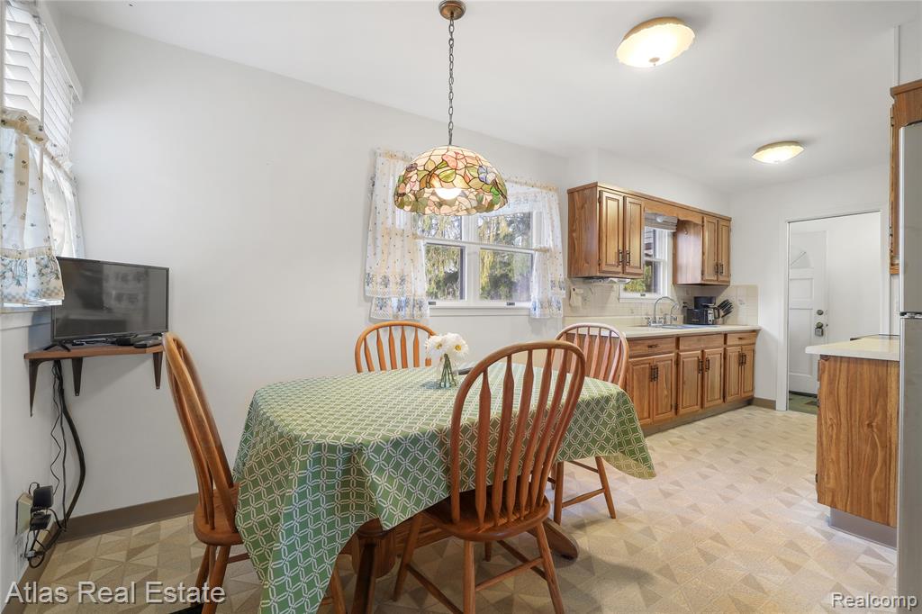 4386 Bennett Drive, Burton, MI 48519 — Photo 24